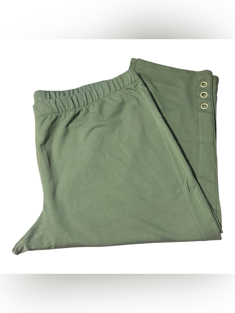 NWOT Sport Savvy Women’s Olive Green Athletic Pull-On Pants with Grommet Detail